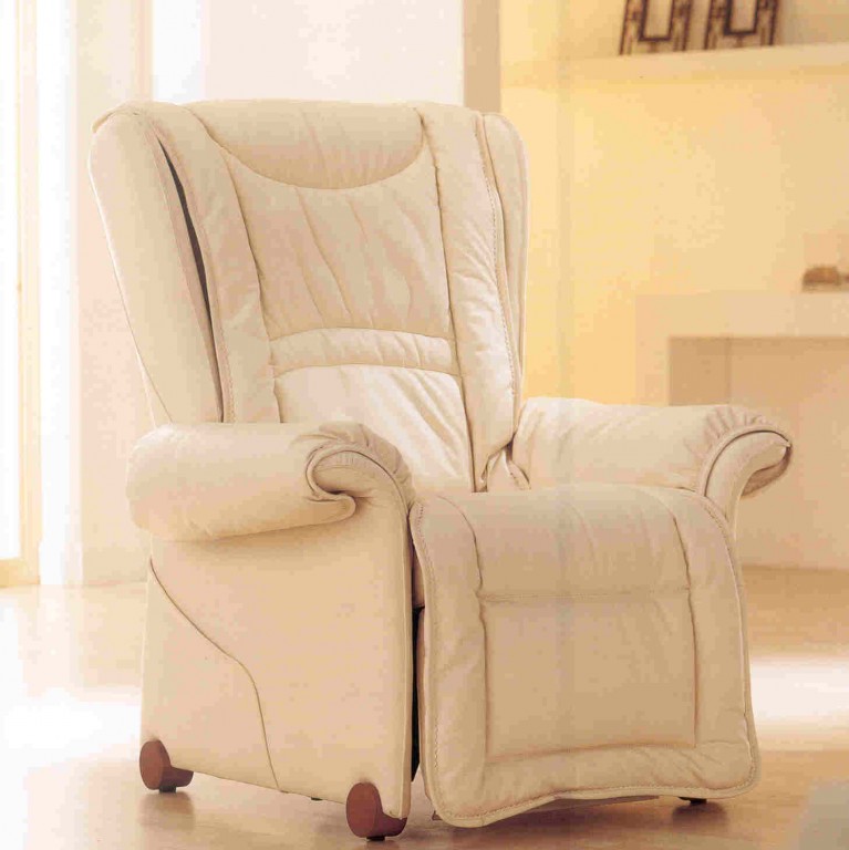 Vendita outlet-poltrone-relax modello POLTRONA MASSAGGIO MODELLO VIKI chiusa